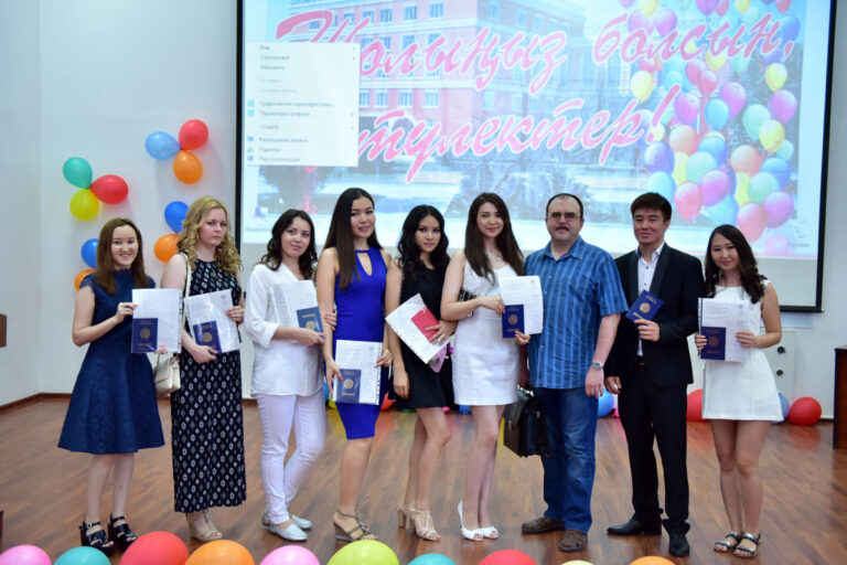В ЕАГИ прошла церемония вручения дипломов выпускникам 2017