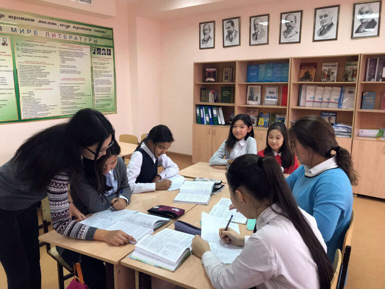 Филиал кафедры иностранных языков принял участие в предметной декаде в школе-лицее №72