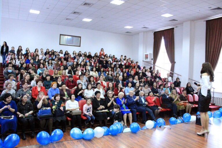 Студенты ЕАГИ организовали праздничный концерт в честь 8 марта